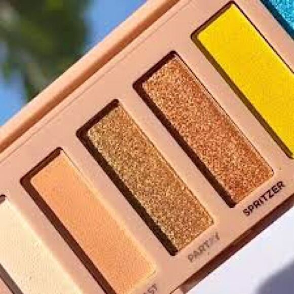 Urban Decay x Smiley Mucho Happy Mini Palette - Picture 8 of 11